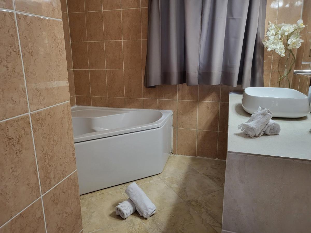 Villa Petra Bianca Suite & Chambre A 10Mn A Pied Du Port De Bonifacio Бонифачо Екстериор снимка